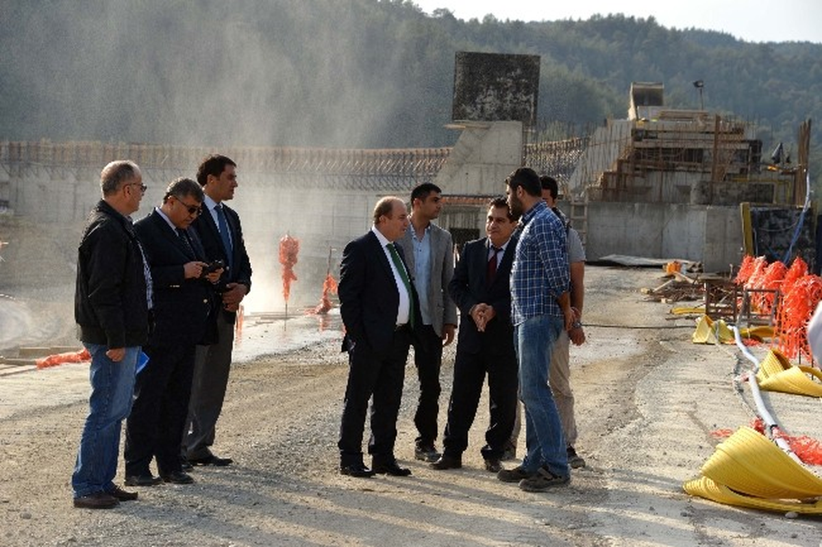 Vali Öztürk Manavgat\'ta İncelemelerde Bulundu