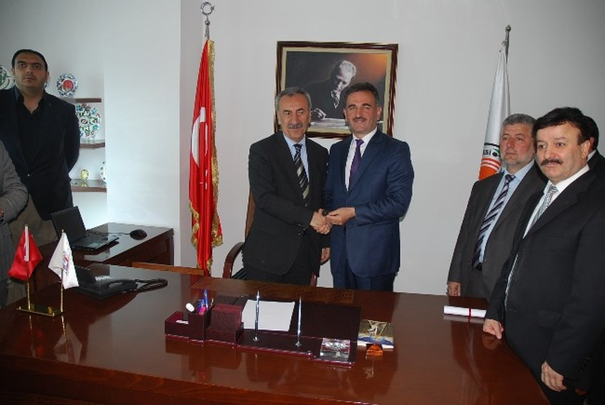 Yılmaz ve Meclis Üyeleri Mazbatalarını Aldı