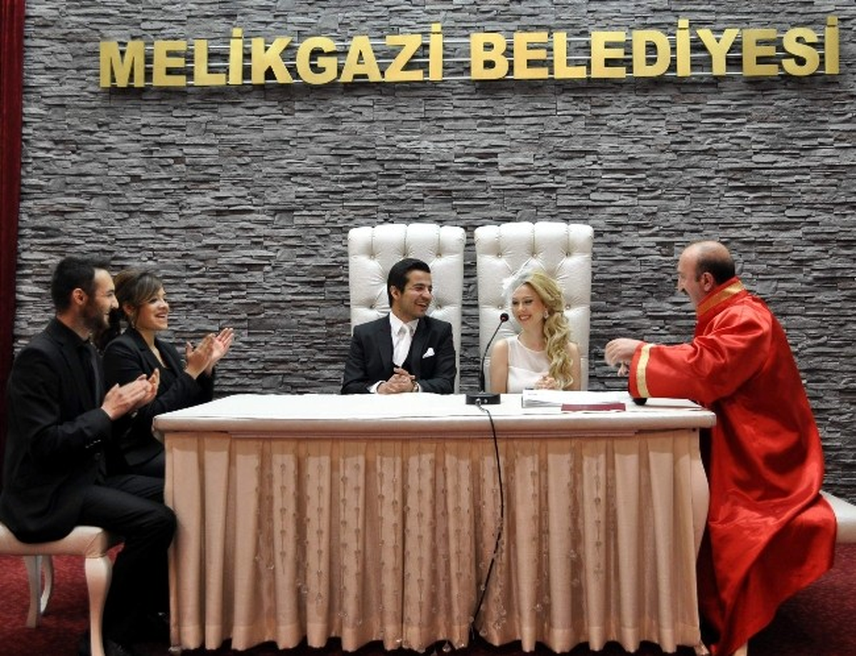 04.04.2014\' Çılgınlığı