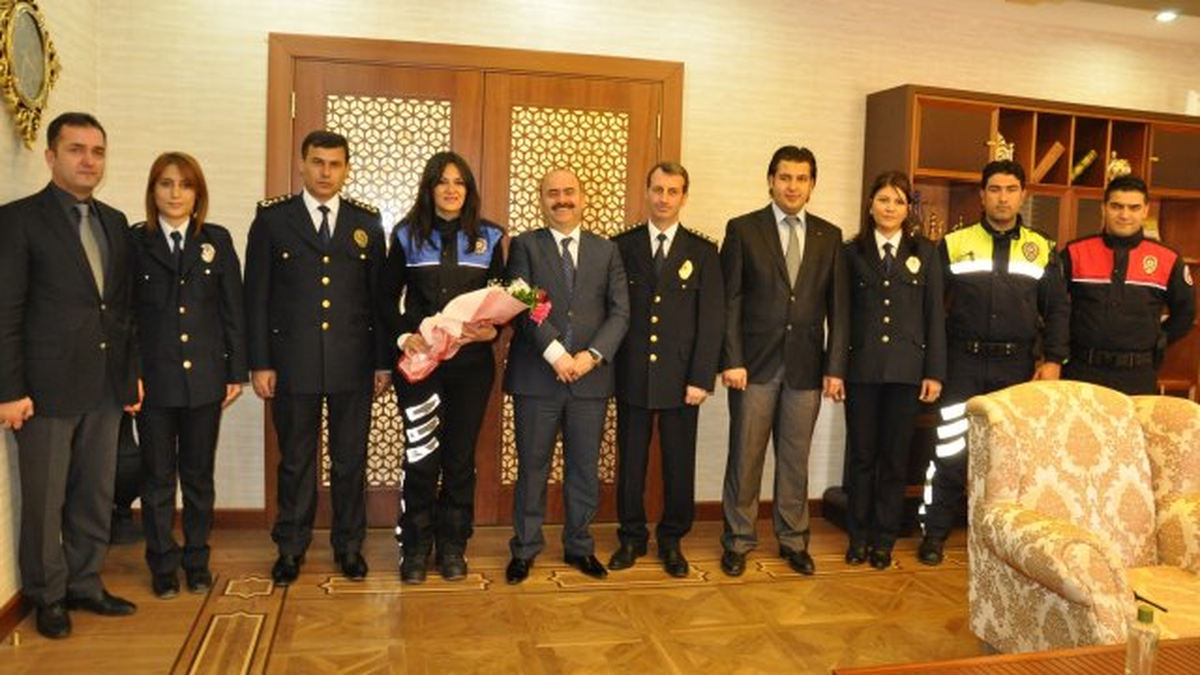 Siirt\'te 169. Polis Haftası Valilik Ziyareti ile Başladı