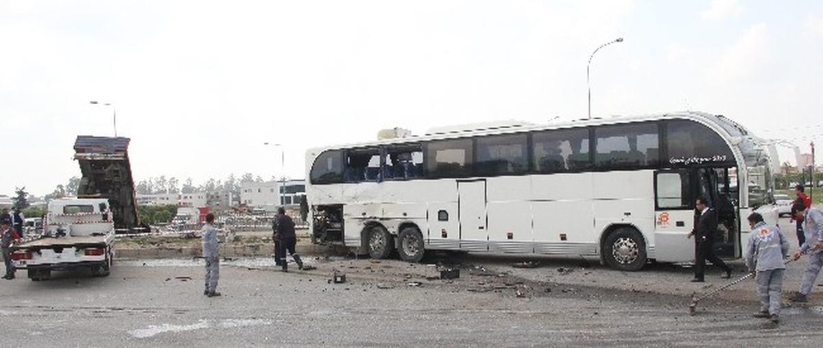 Adana\'da Işıklar Yanmayınca Tır Kanala Uçtu
