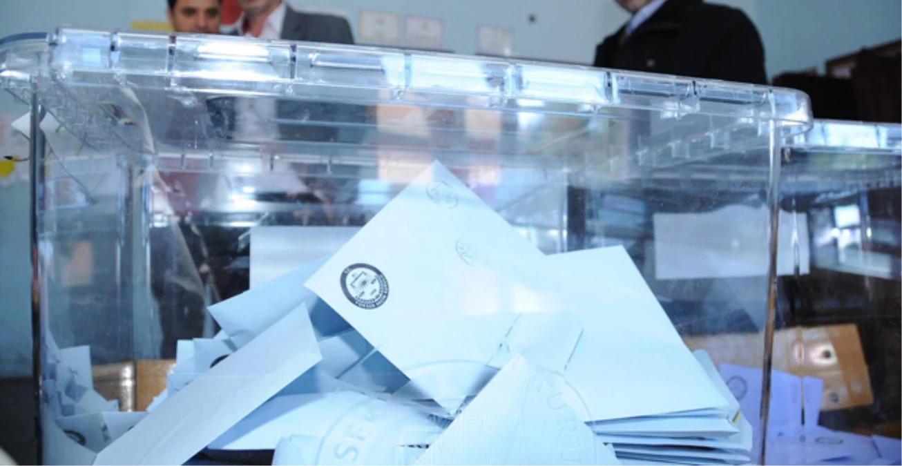 AK Parti\'ye Muhtarlık Zarfından Çıkan Oylar Geçersiz Sayıldı