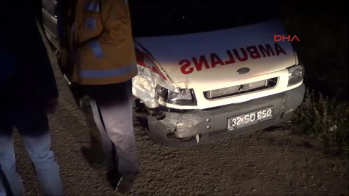 Ambulans Kazaya Karıştı 3 Yaralı