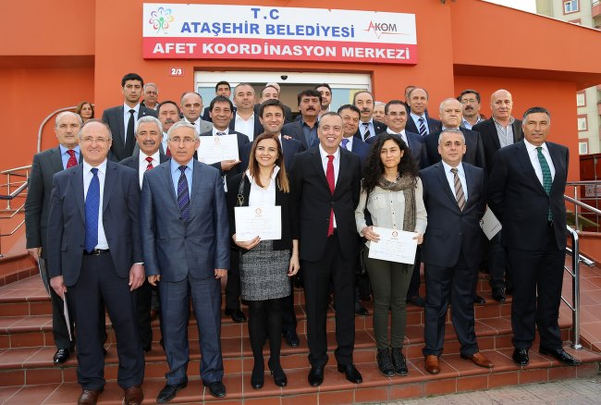 Ataşehir Belediye Başkanı Battal İlgezdi Mazbatasını Aldı