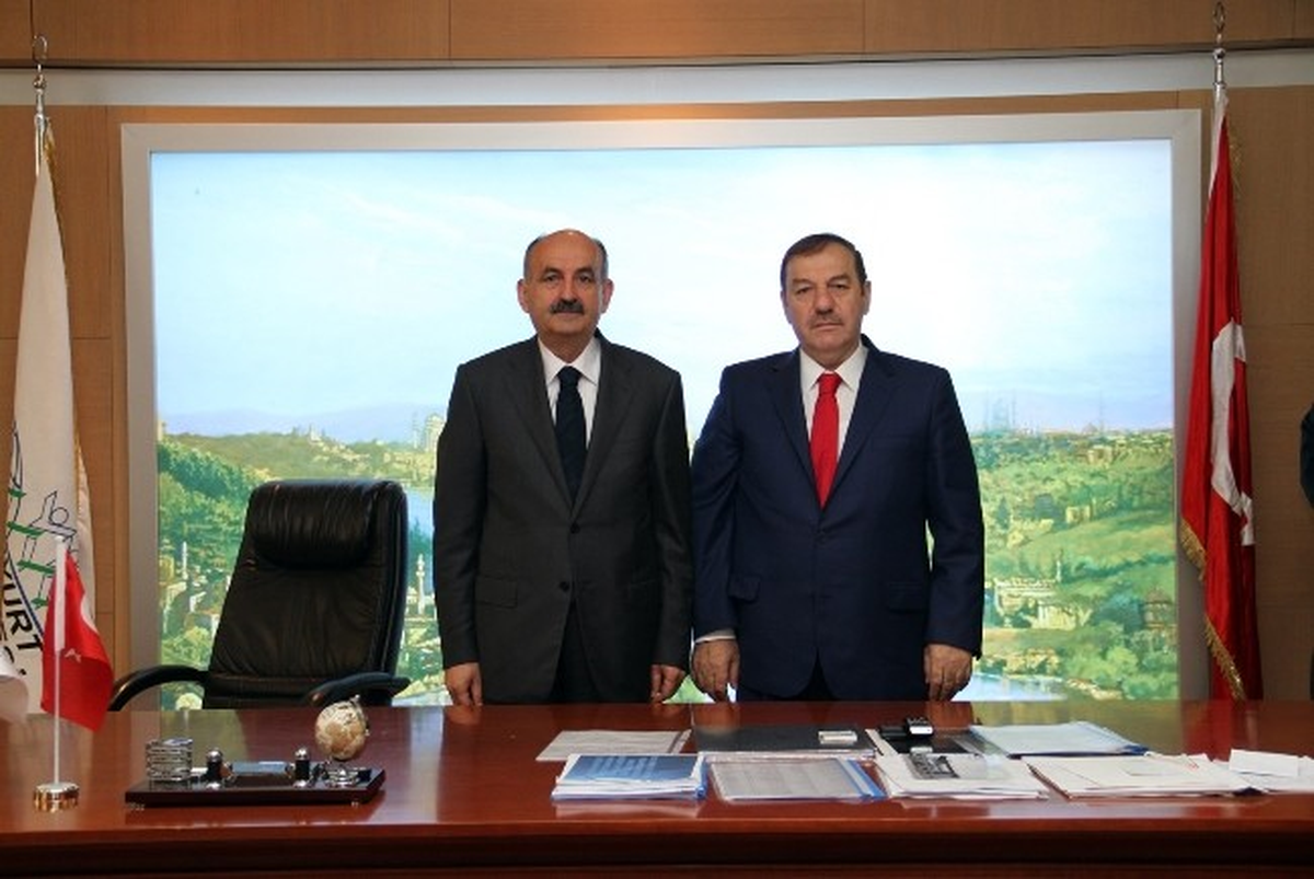 Bakan Müezzinoğlu, Kadıoğlu\'nu Tebrik Etti