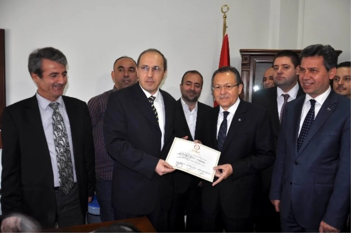 Balıkesir Büyükşehir Belediye Başkanı Uğur Mazbatasını Aldı