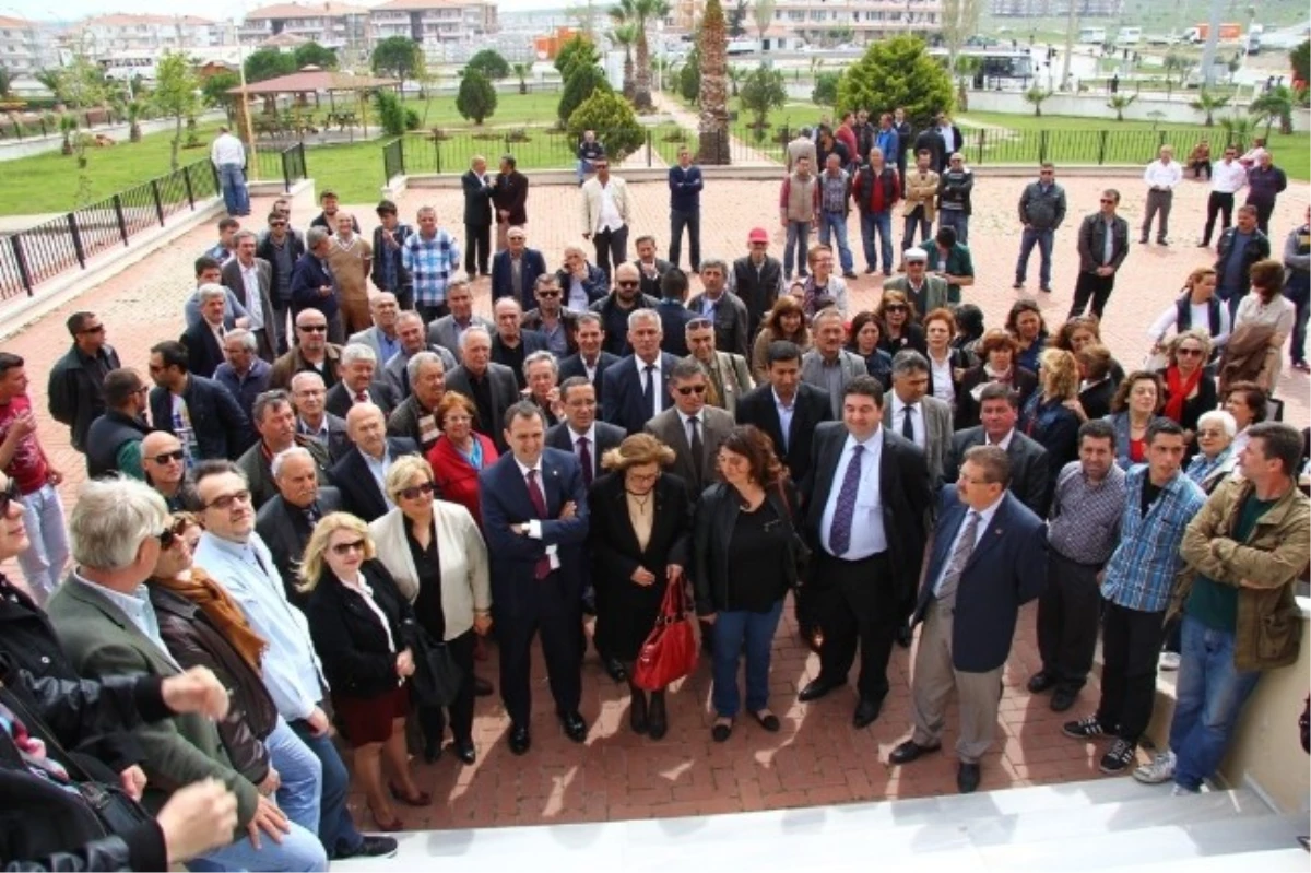 Ayvalık Belediye Başkanı Rahmi Gençer, Mazbatasını Aldı