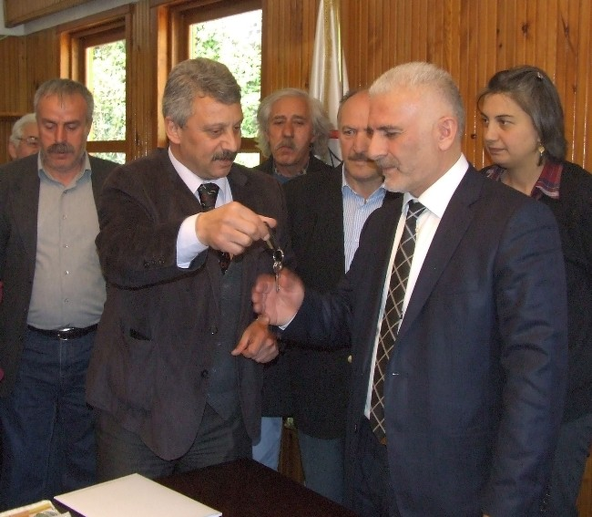 Çamlıhemşin Belediyesi\'nde Devir Teslim Töreni