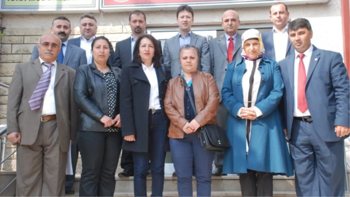 CHP\'li Meclis Üyeleri Mazbatalarını Aldılar