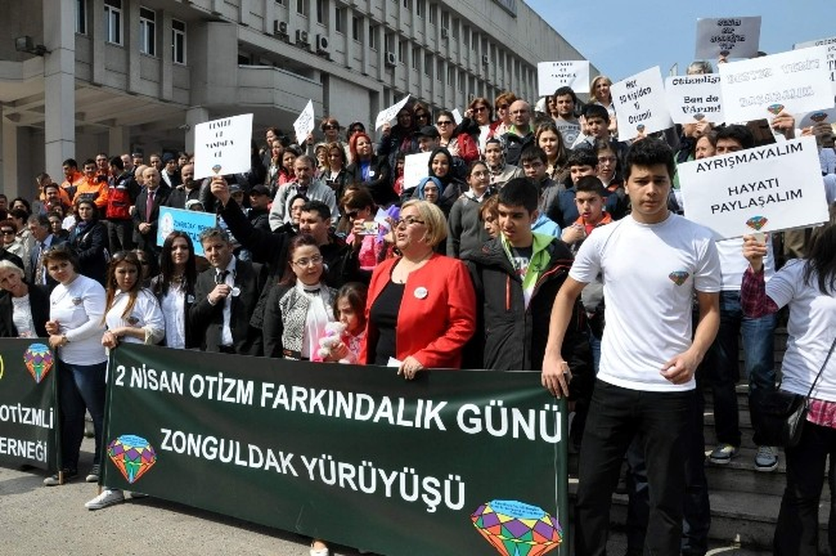 Dünya Otizm Farkındalık Günü İçin Yürüdüler