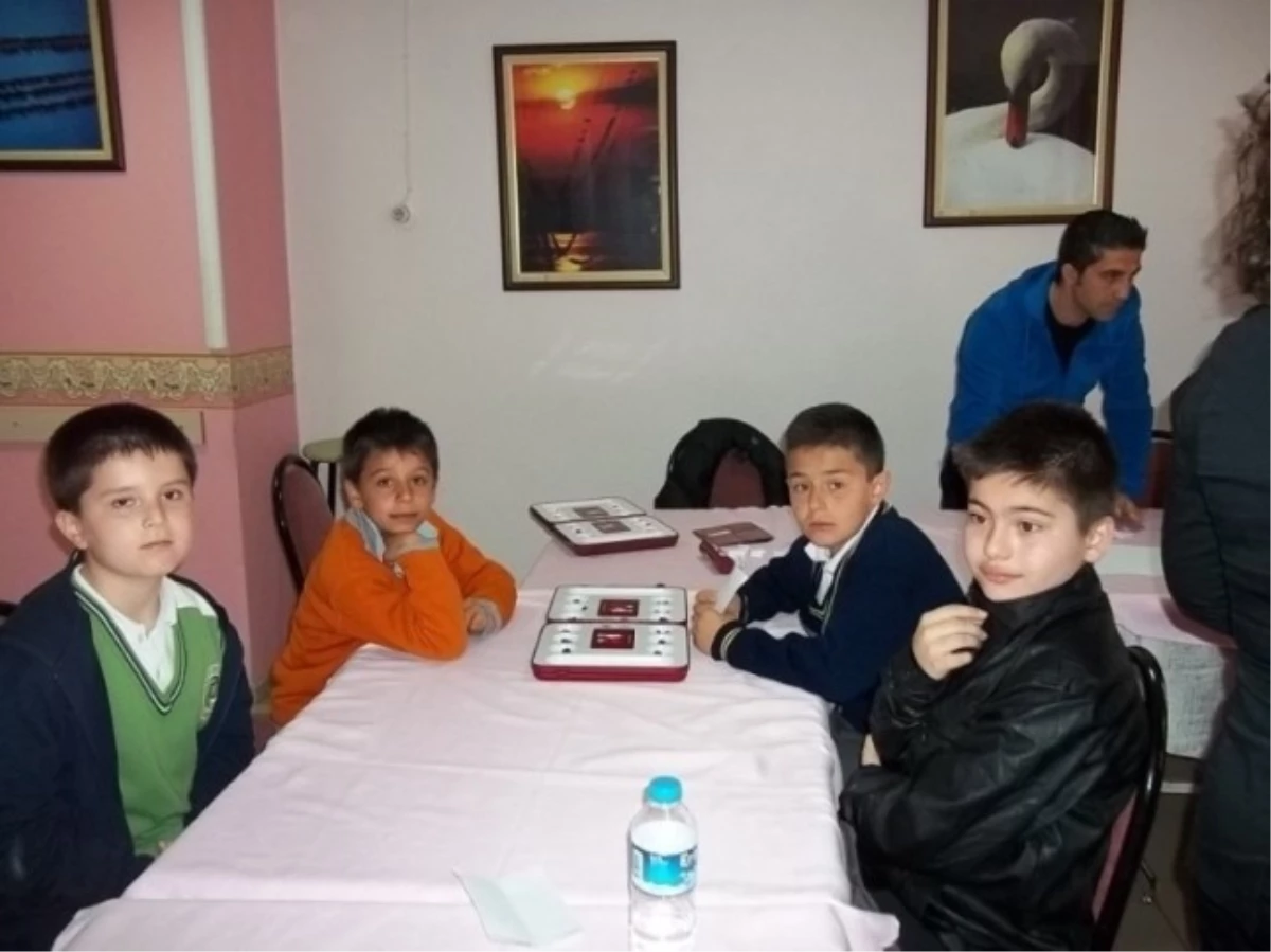 Edirne\'de Öğrenciler Mangala Oyununda Yarıştı
