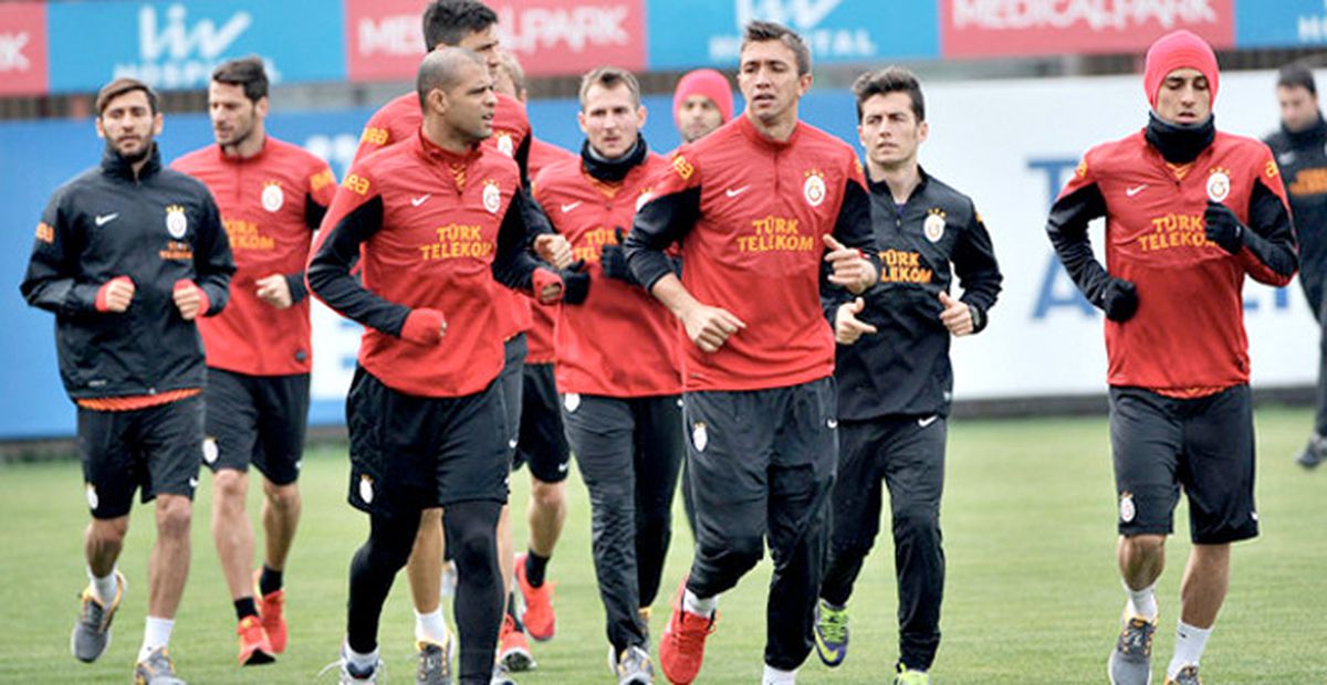 Galatasaray\'da Derbi Mesaisi