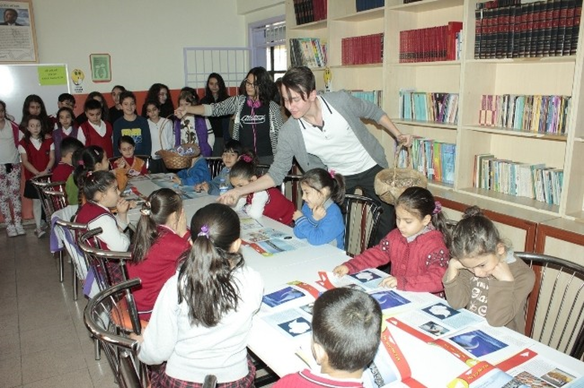 Gkv\'den Cemil Alevli İlkokulu\'na Kitap Desteği