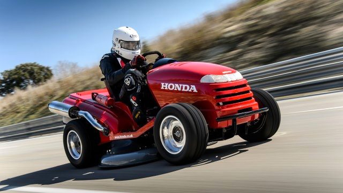 Honda\'dan Çim Biçme Makinesi ile Dünya Rekoru