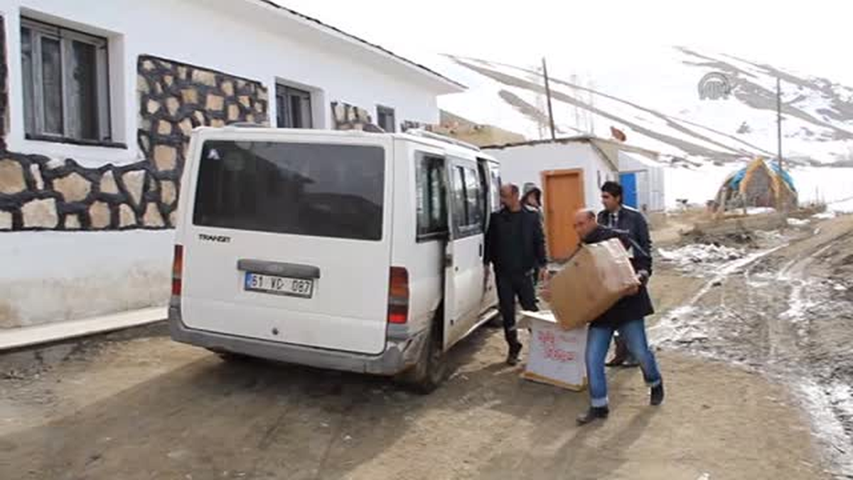 İstanbul\'dan Başkale\'ye yardım eli -