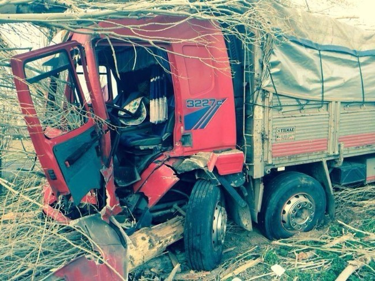 Kamyon Şoförü Direksiyon Başında Kalp Krizi Geçirdi