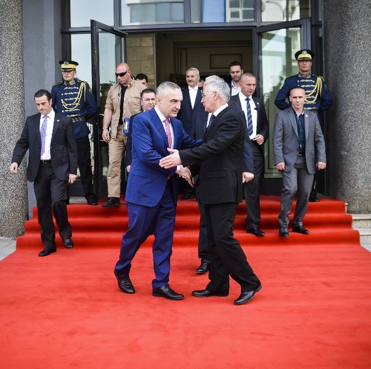 Kosova ile Arnavutluk Arasındaki İlişkiler Derinleşiyor