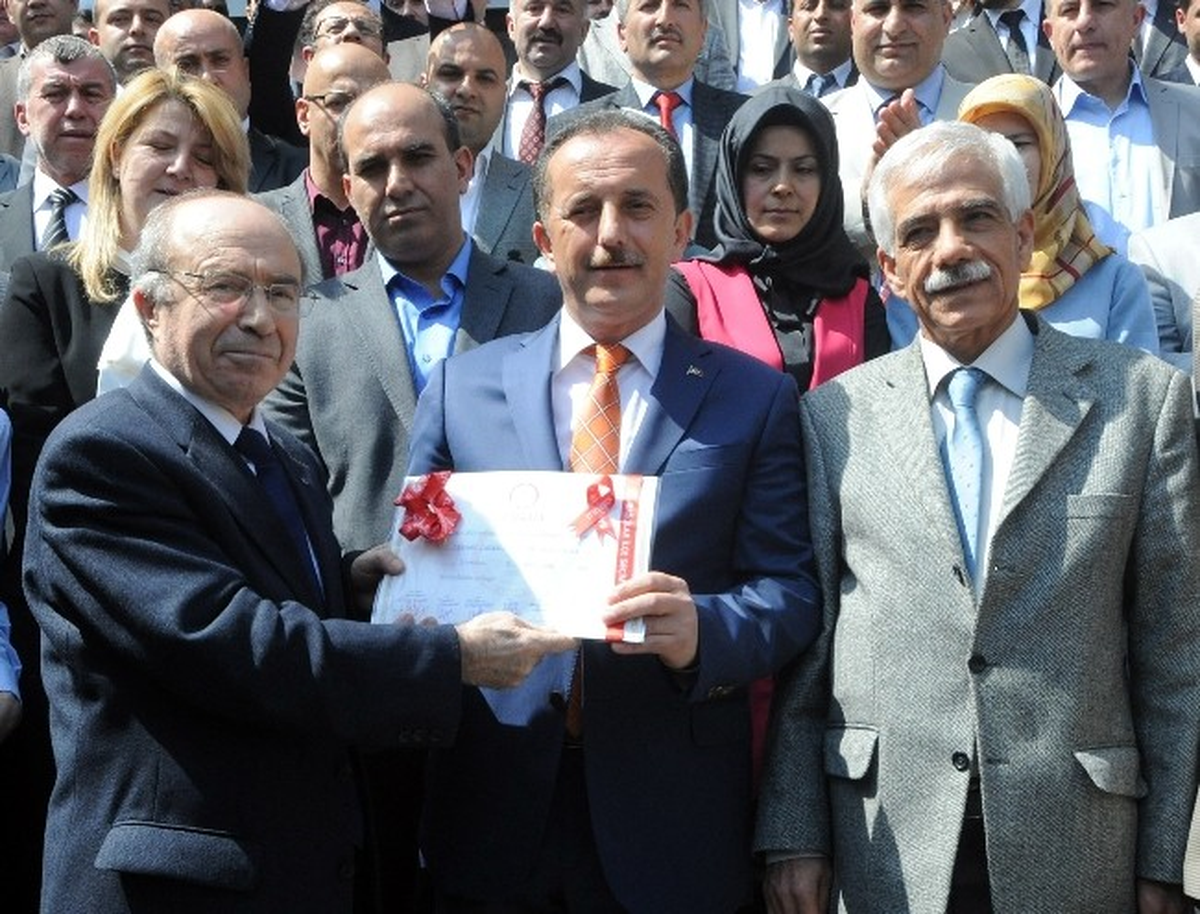 Lokman Çağırıcı Mazbatasını Davul Zurna ile Aldı
