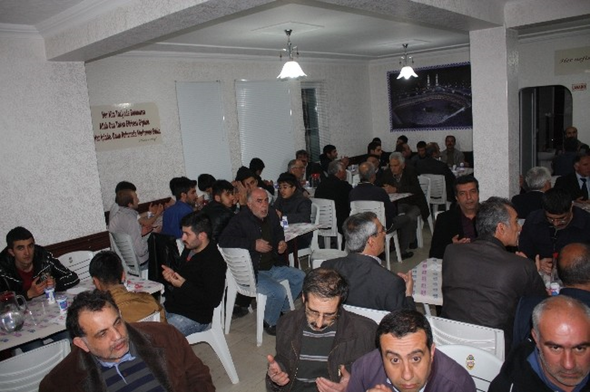 Mahalle Muhtarından Teşekkür Yemeği