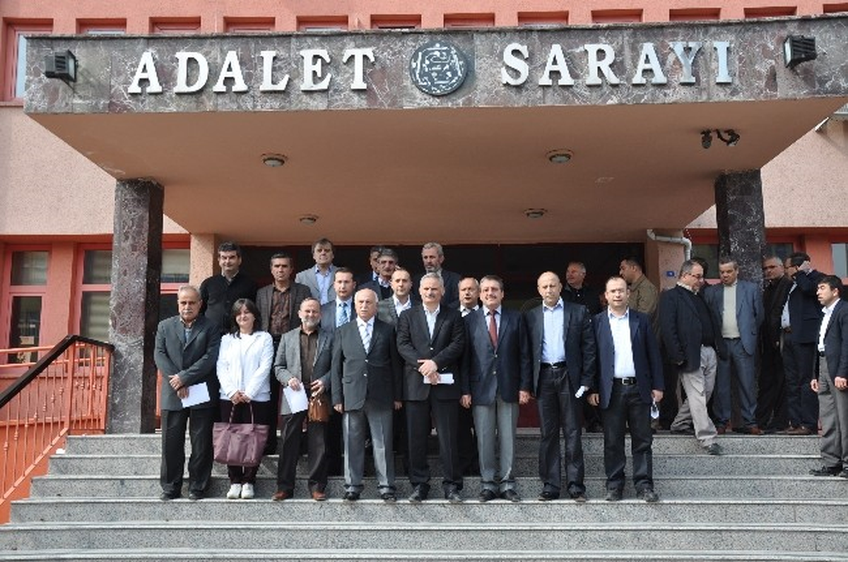 MHP\'li Belediye Meclis Üyeleri Mazbatalarını Aldı