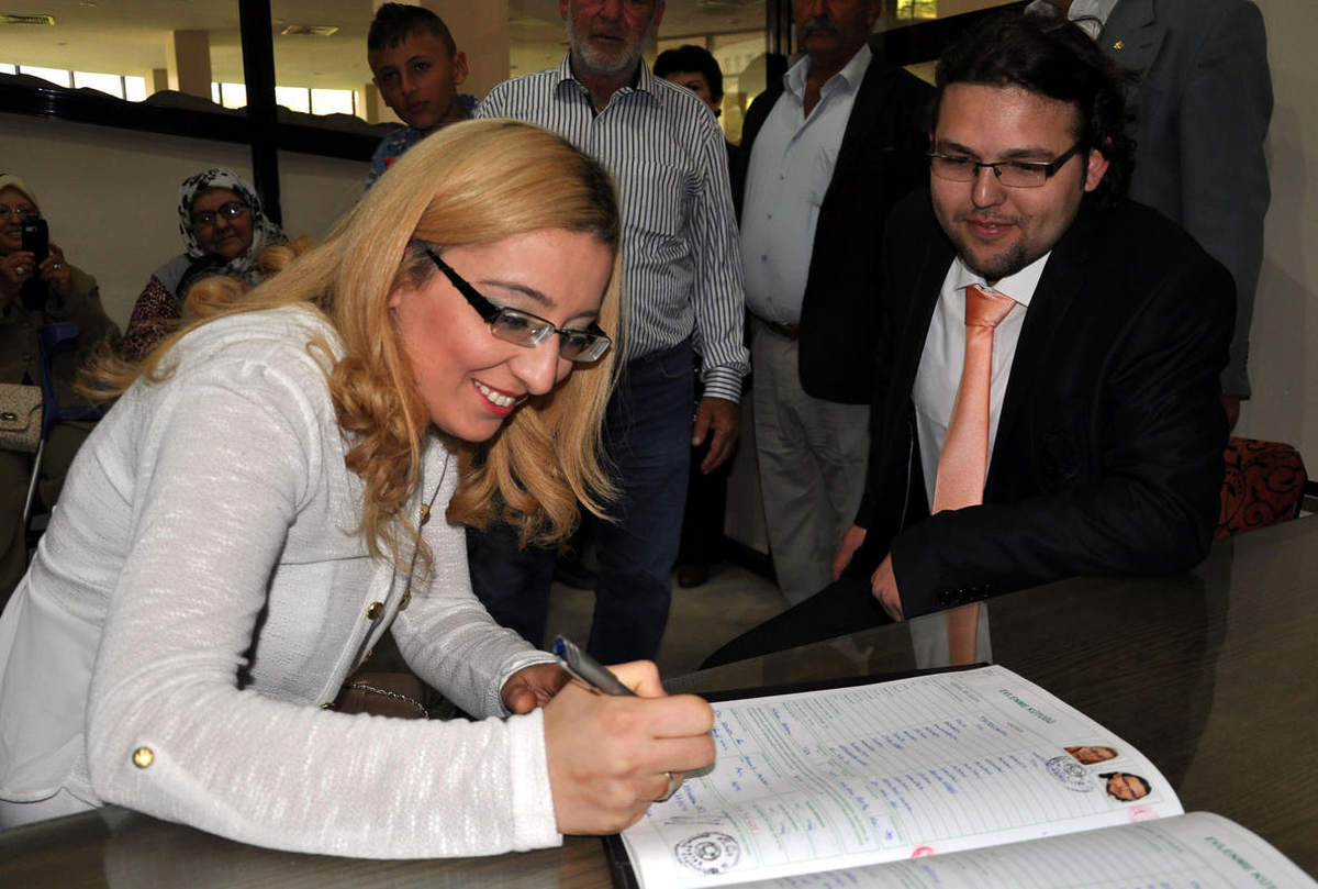 Nikah Tarihleri "04.04.2014" Oldu