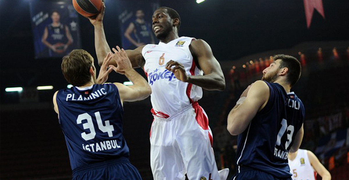 Olympiakos, Anadolu Efes\'i 83-78 Yendi