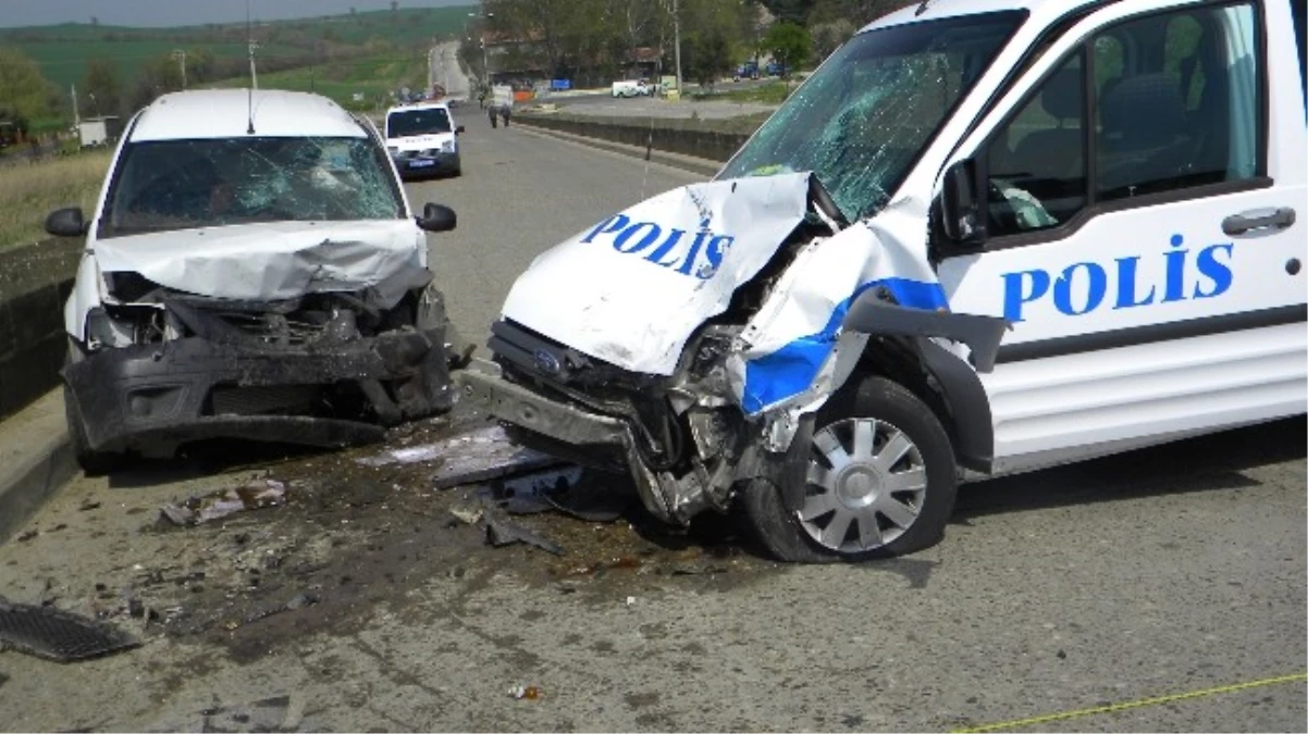 Sağlık Bakanı Konvoyunda Polisler Kaza Yaptı: 4 Yaralı