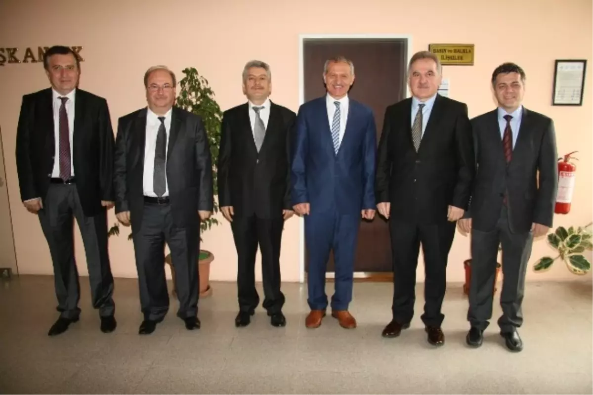 Saü Rektörü Elmas ve Yardımcıları Başkan Dişli'yi Ziyaret Etti