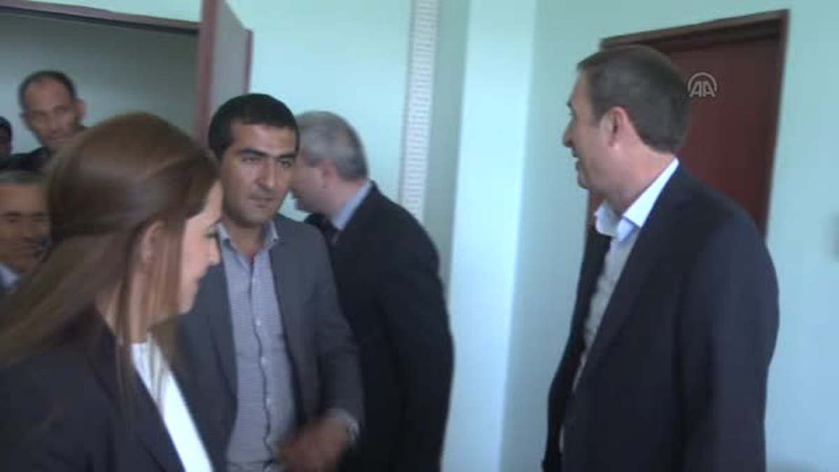 Siirt Belediye Başkanı Bakırhan, mazbatasını aldı