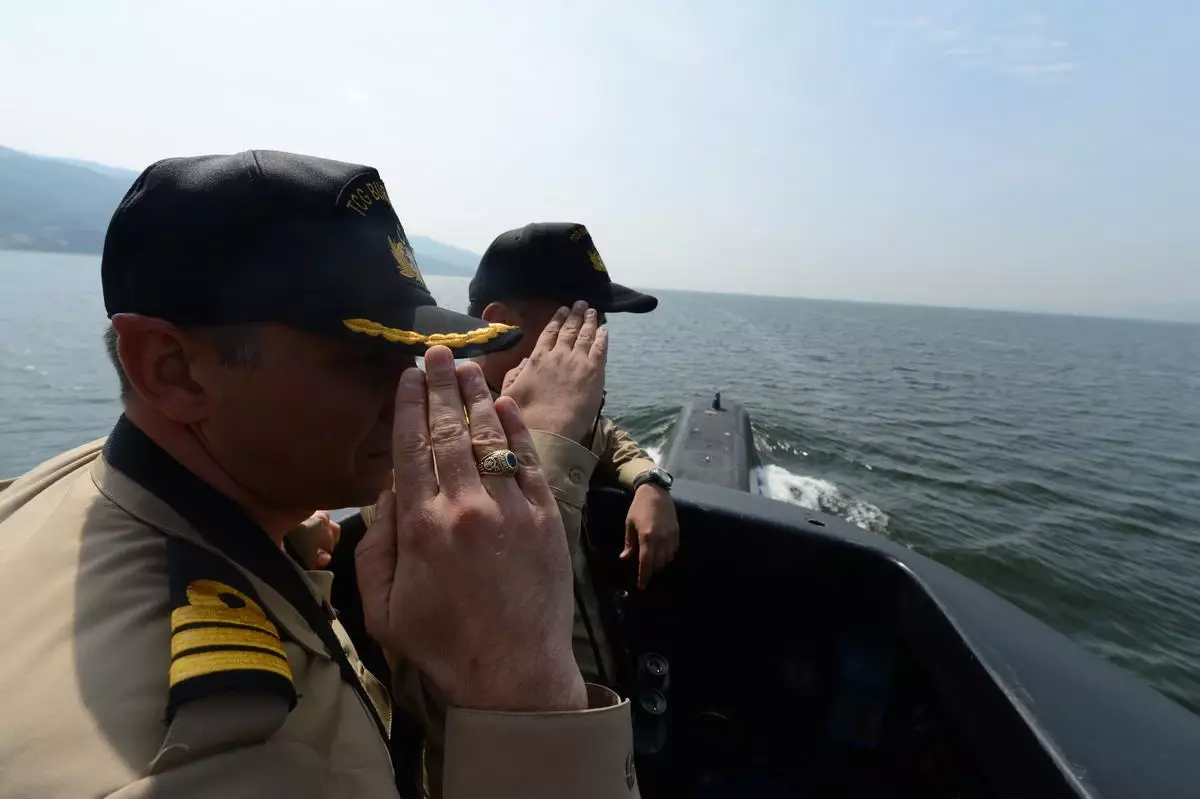 TCG Burakreis Denizaltısında Tatbikat