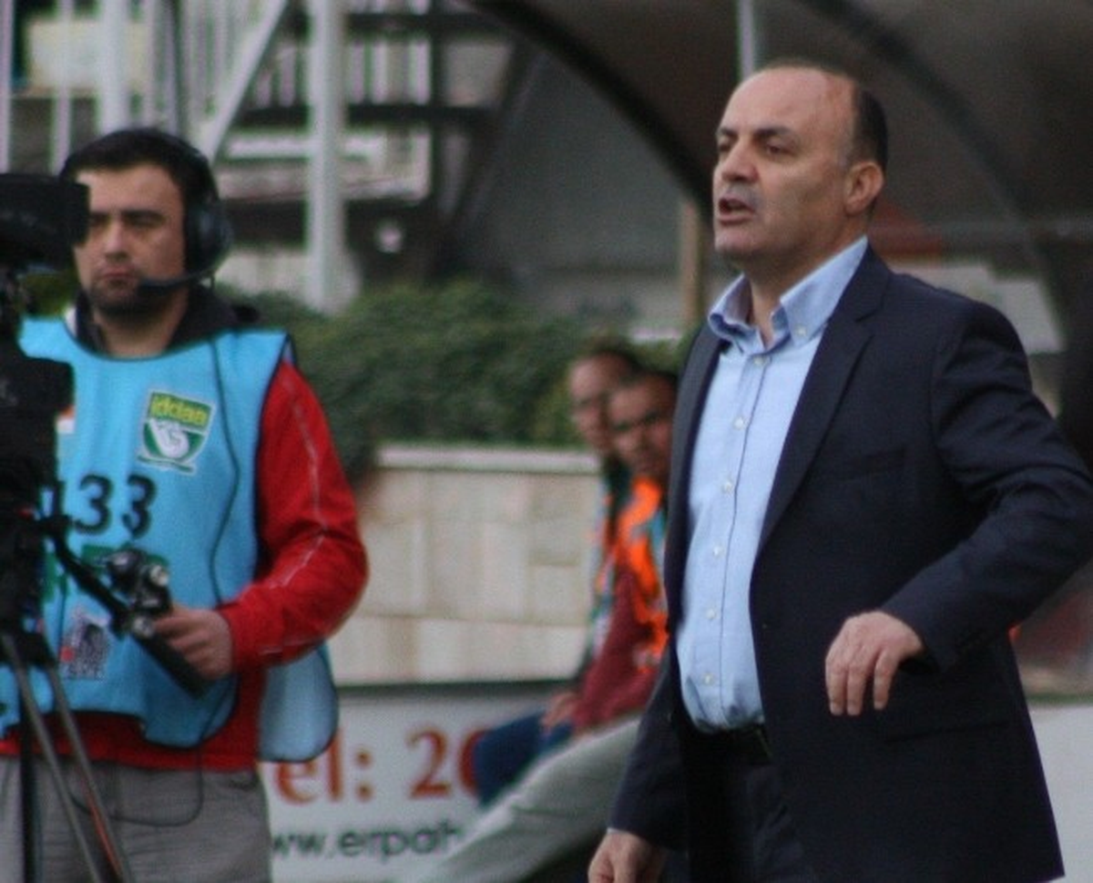 Tekden Denizlispor Evinde Gülmek İstiyor