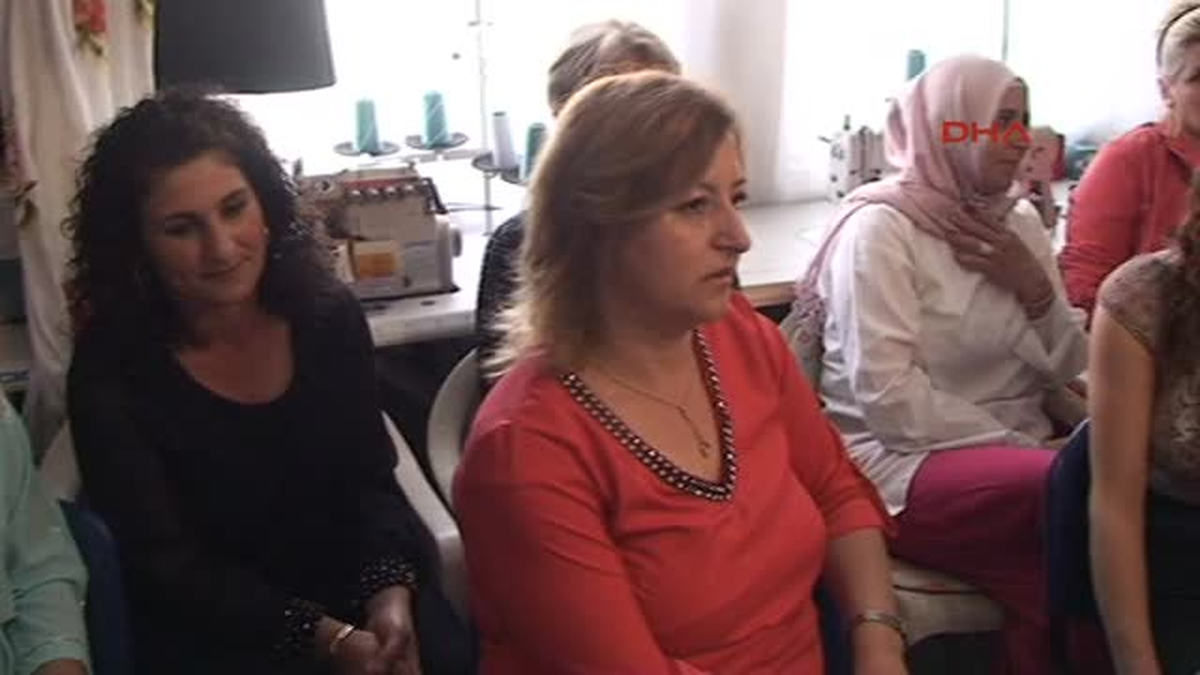 Türk Askerinden Kosovalı Kadınlara Biçki Dikiş Nakış Kursu Sertifikası Verildi