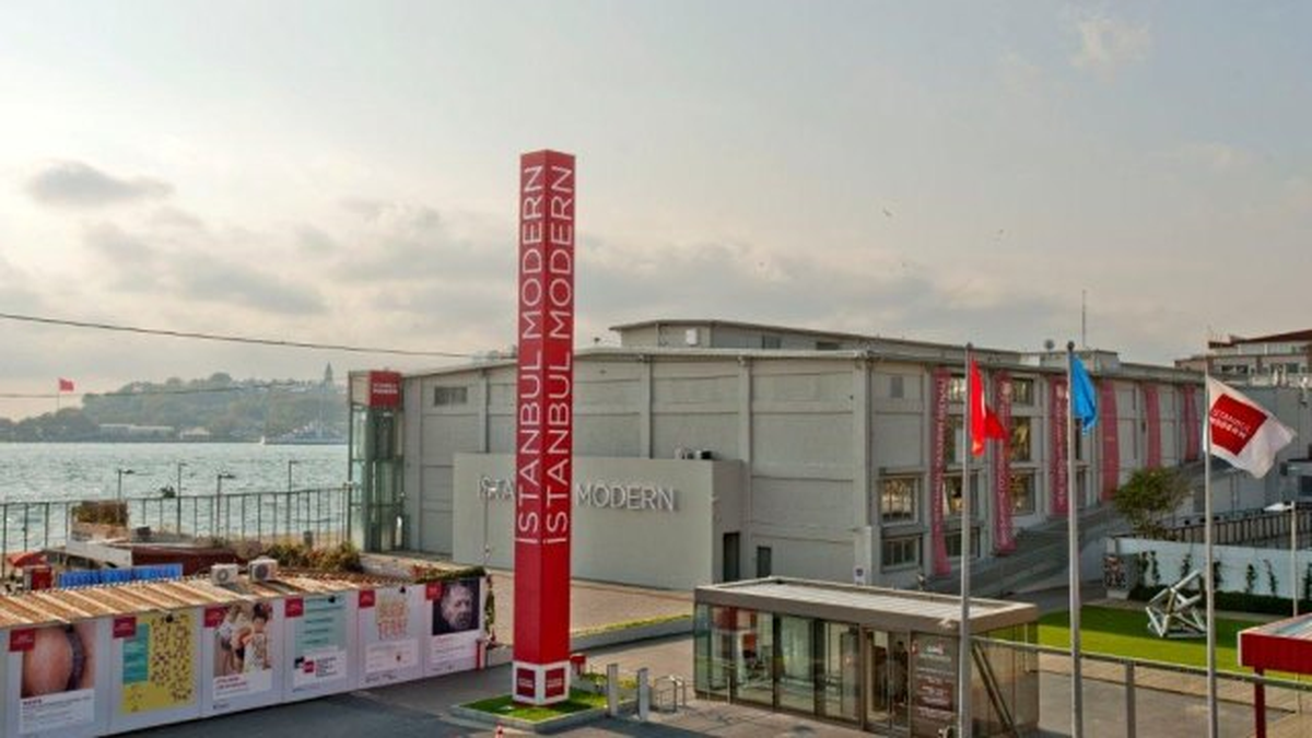 Yıldız Holding, "Sizin Perşembeniz"in Destekçisi Oldu