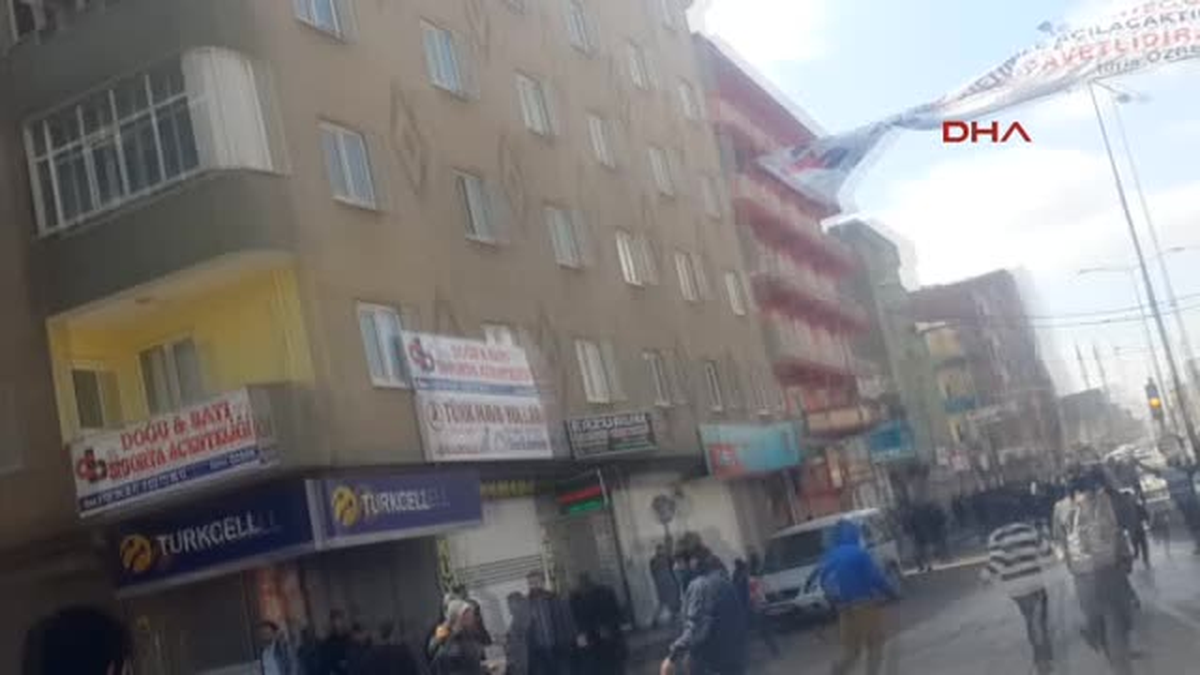 Ağrı\'da Oyların Sayımı Sürerken, Esnaf İş Yapamamaktan Yakındı