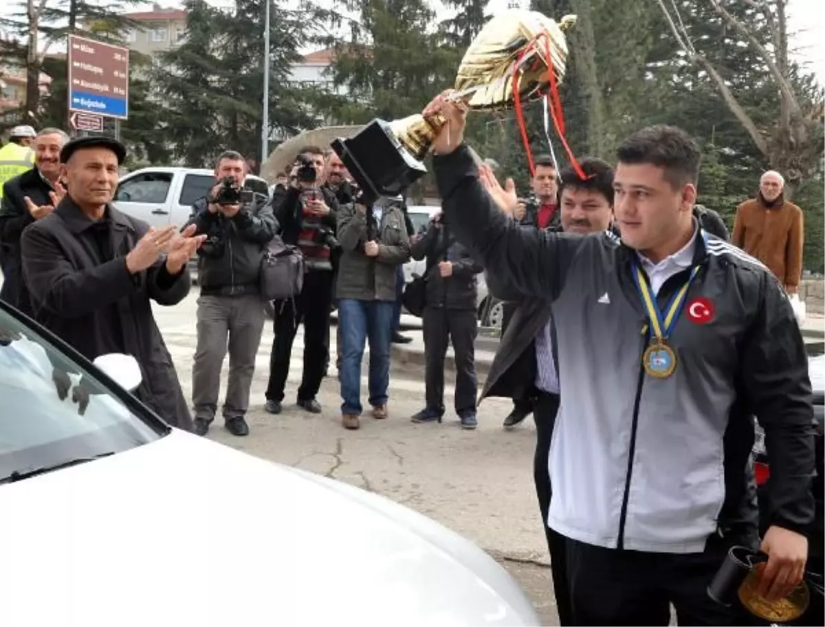 Rıza Kayaalp: Geçen Yıl Kaldığım Yerden Devam Ediyorum