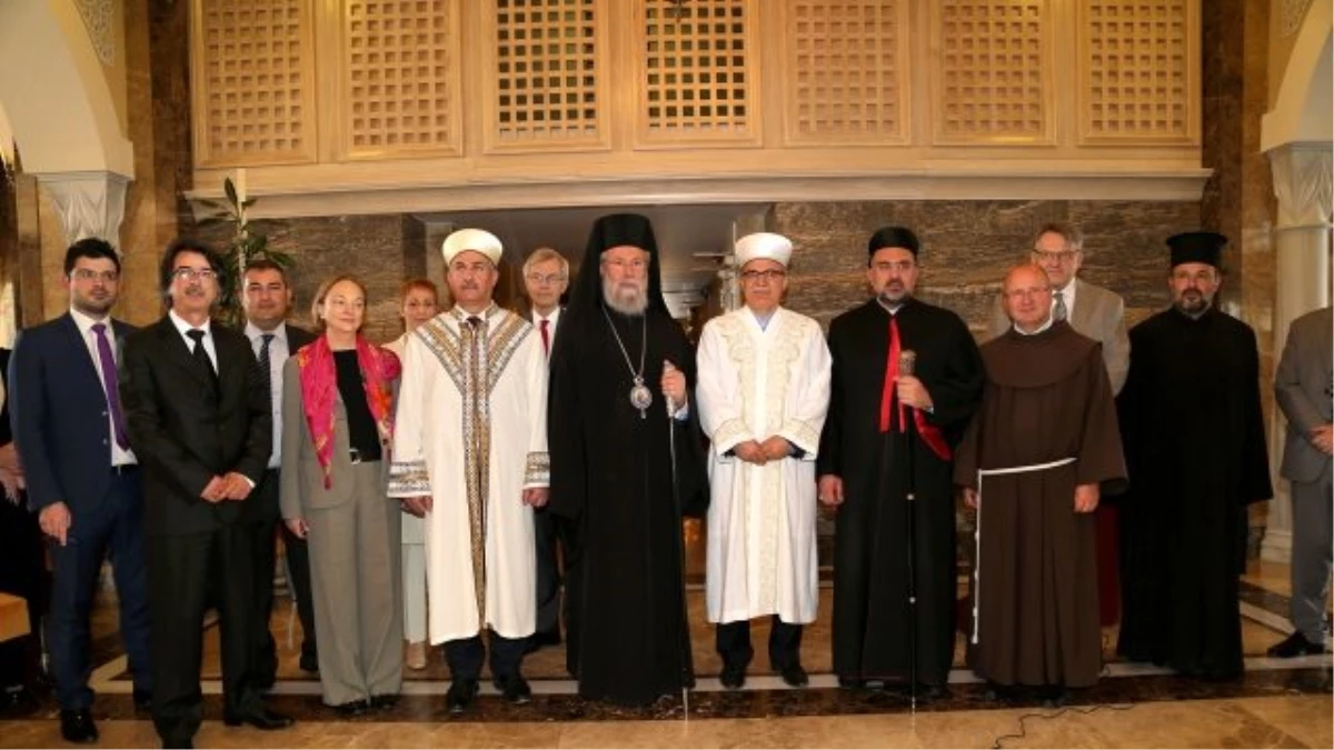 KKTC Din İşleri Başkanı Talip, Kıbrıs\'taki Dini Liderlere Yemek Verdi