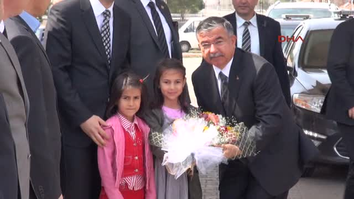 Bakan Yılmaz AK Parti Kimi Aday Gösterirse Milletimiz Arkasında Duracak