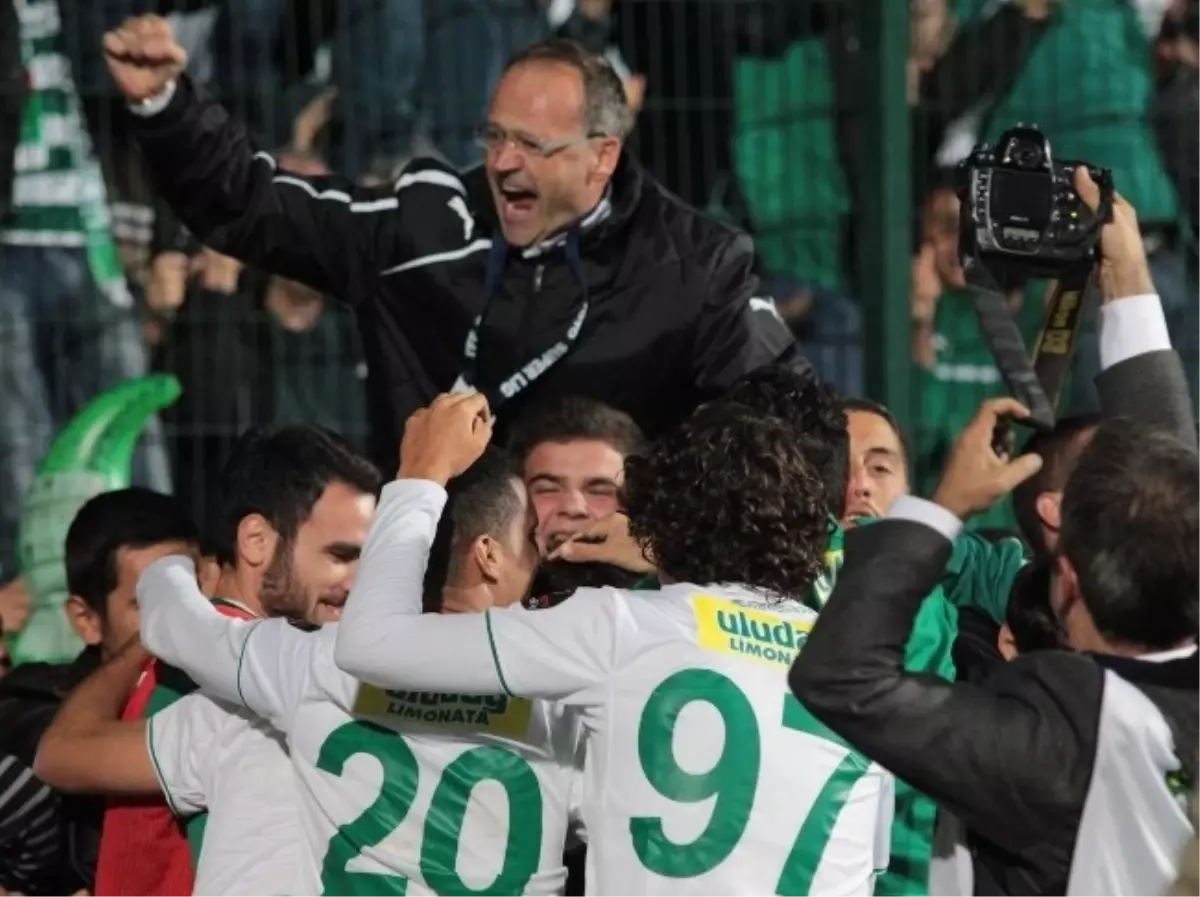 Bursaspor Yeni Teknik Direktörüyle İlk Galibiyet Peşinde