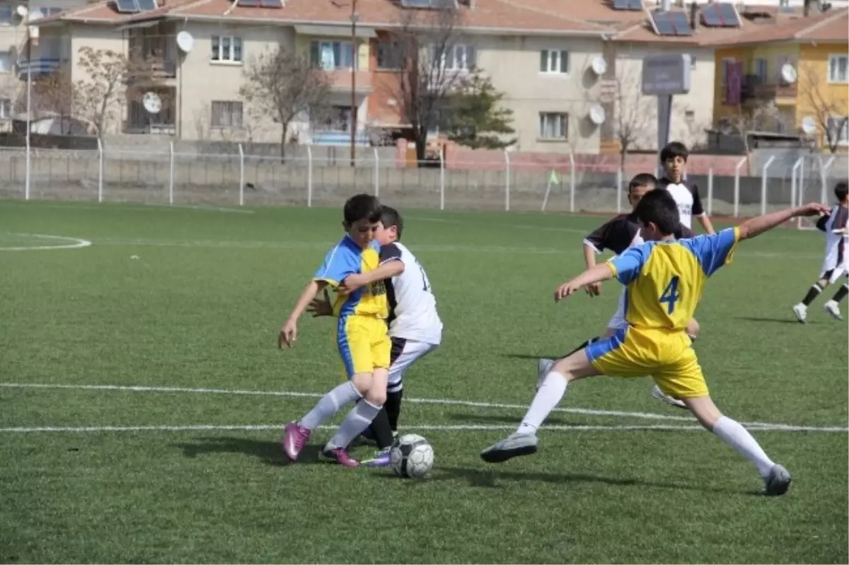 Küçükler Futbol Müsabakaları Yapıldı