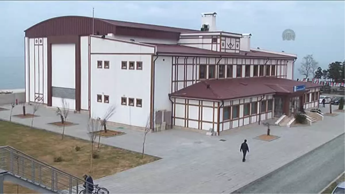 Rize\'nin ilk yüzme havuzu hizmete açıldı