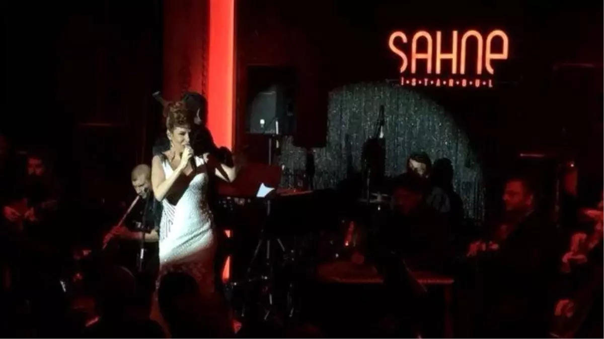 Sahne İstanbul\'da Unutulmaz Bir Gece