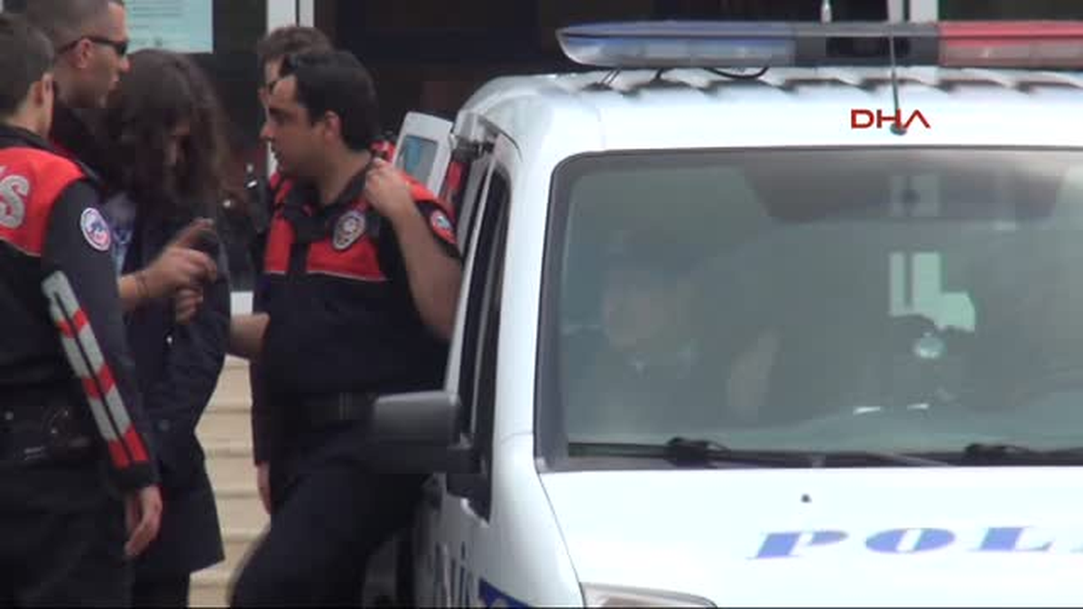 Üniversiteli, Aşık Olduğu Kızın Asker Sevgilisini Nizamiyede Bıçakladı