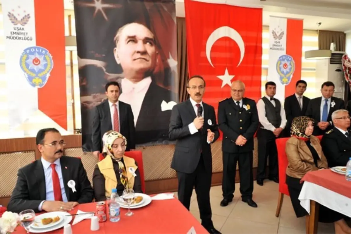 Uşak\'ta Polis Haftası Etkinlikleri Başladı, Şehit Aileleri ve Gaziler Yemekte Bir Araya Geldi