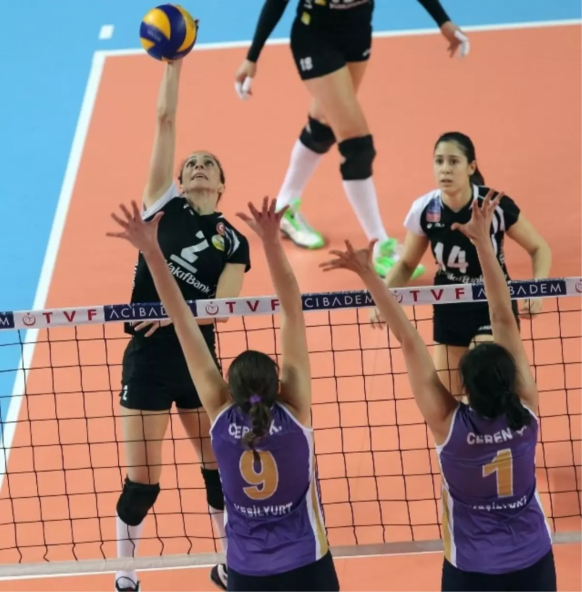 Acıbadem Bayanlar Voleybol Ligi