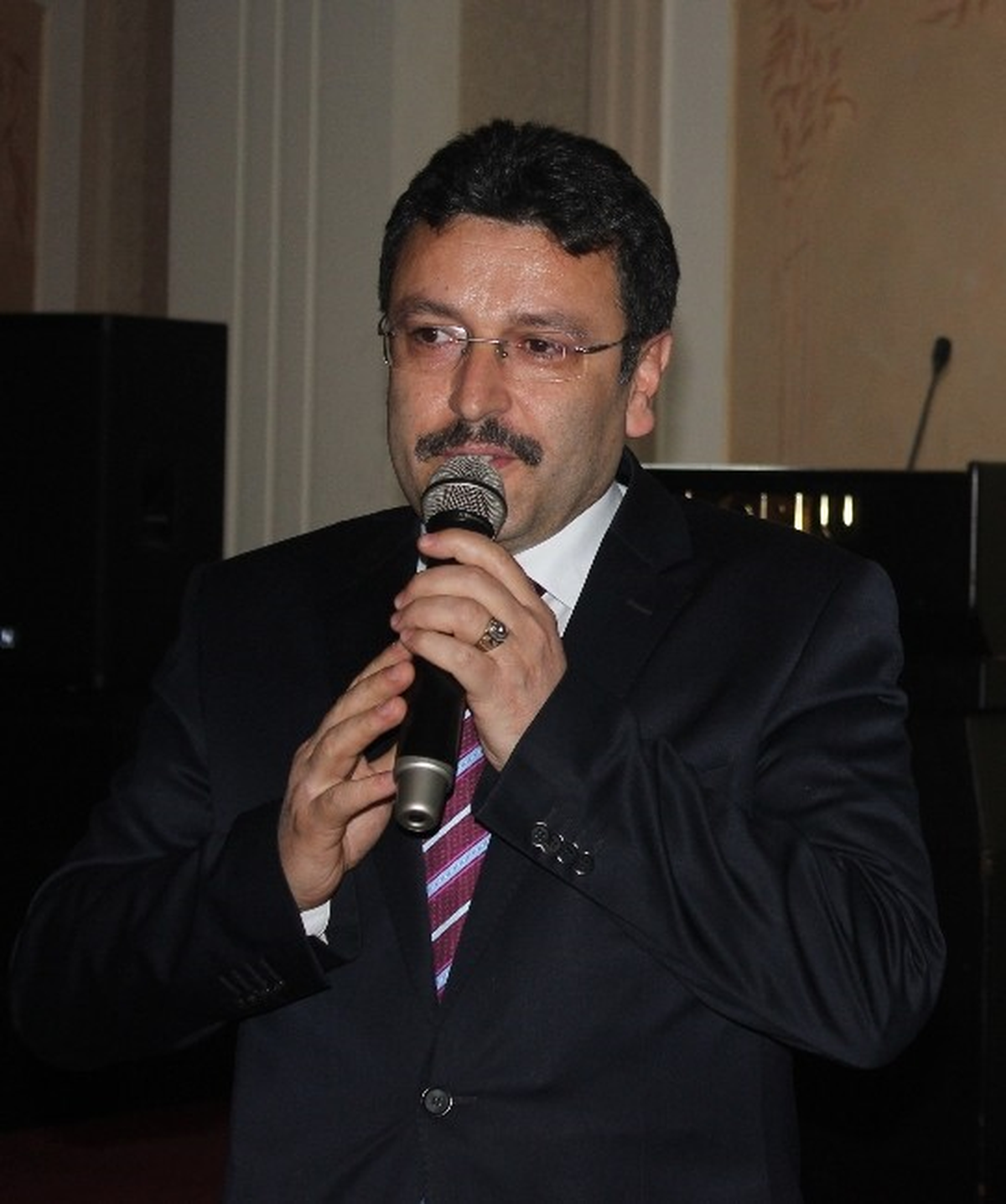 Başkan Genç: " Bize Oy Veren, Vermeyen Herkesin Belediye Başkanıyım"