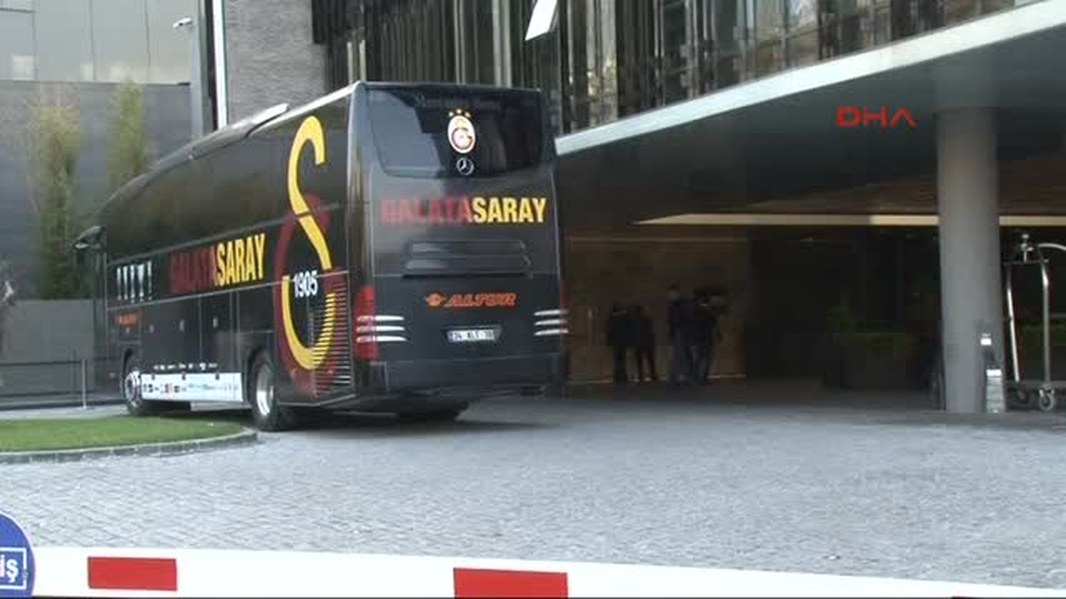 Dany de Galatasaray\'ın Kaldığı Otele Geldi
