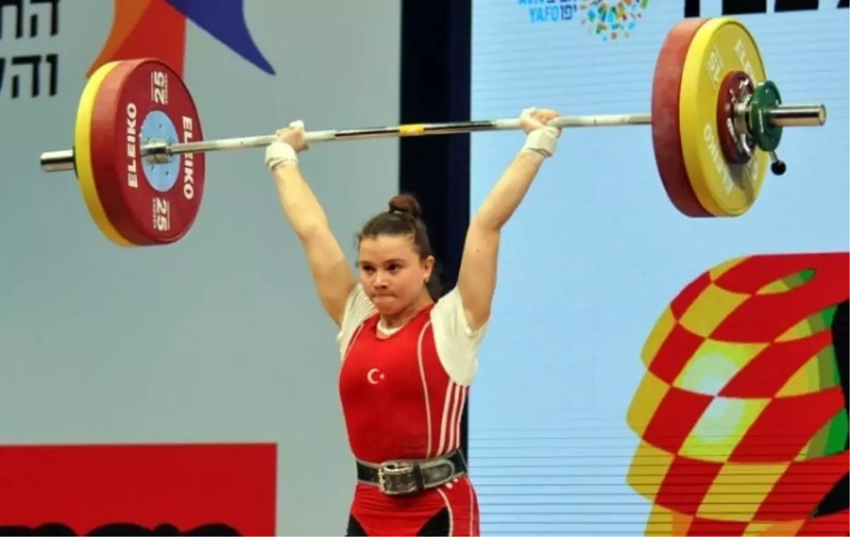 Halterci Ayşegül Çoban Şampiyon Oldu