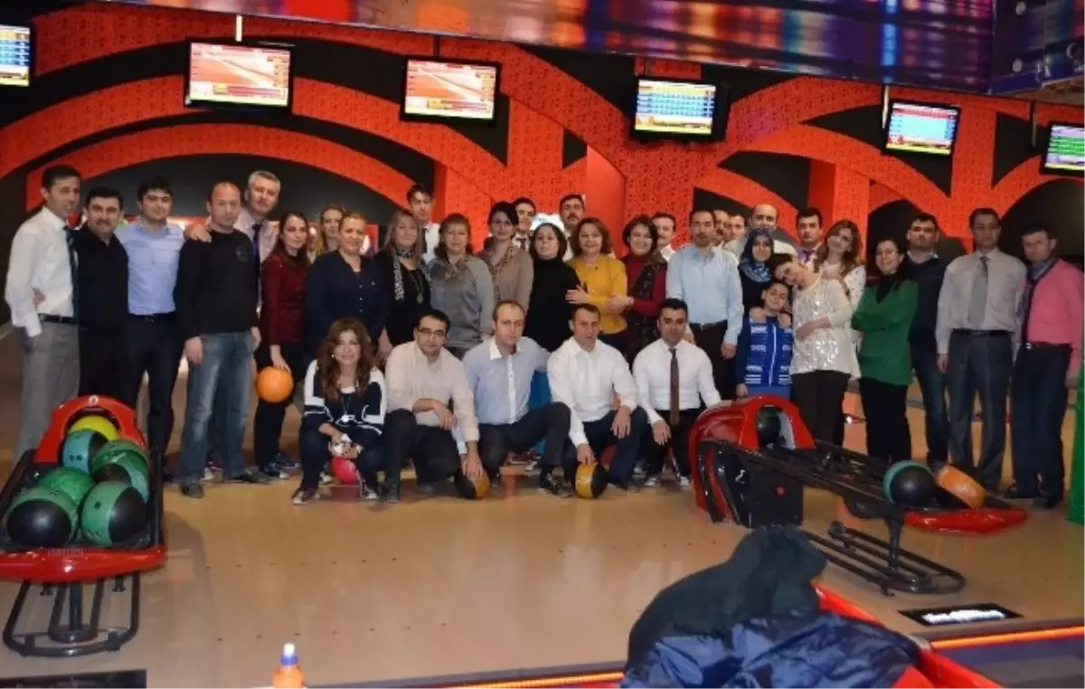 Samsun Valiliği Çalışanları Piazza\'da Bowling Turnuvasına Katıldı