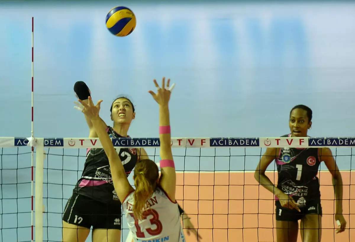 Voleybol: Acıbadem Bayanlar Ligi Play-off