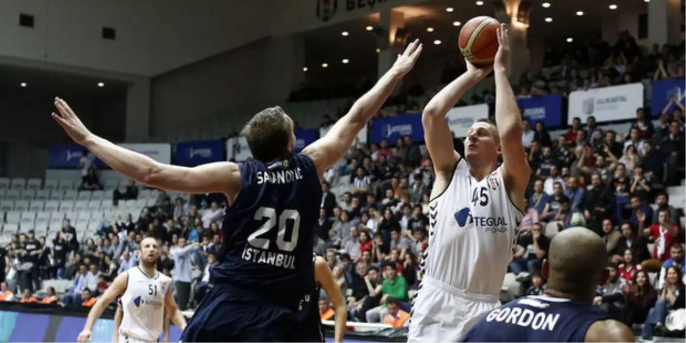 Beşiktaş Integral Forex: 71 - Anadolu Efes: 57